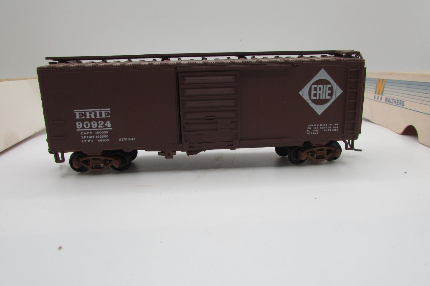 HO Scale Walthers 932-3708 40' PS1 Box Car ERIE WAL4870