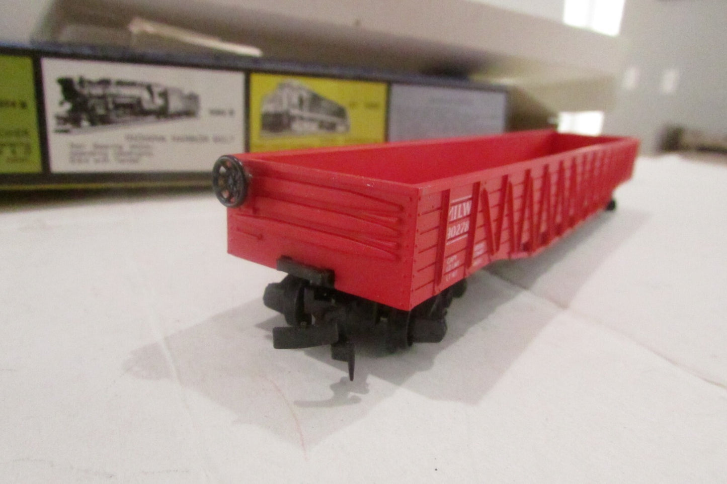 HO Scale AHM 5299E 50ft Outside Braced Gondola Milwaukee Road