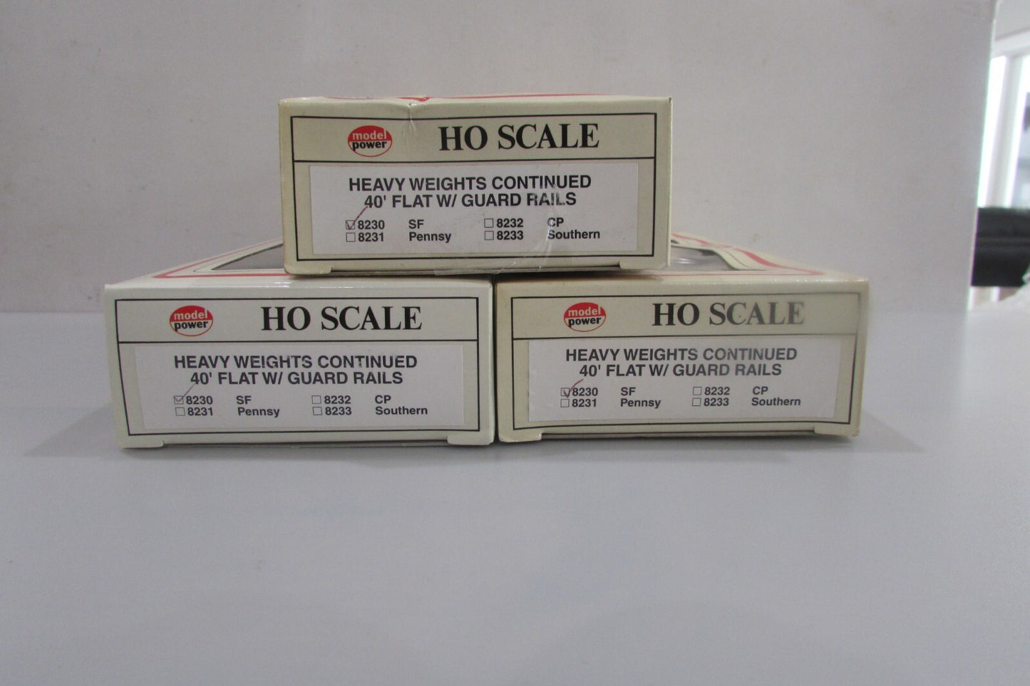 HO Scale Model Power (3) 8230 Santa Fe 40' Flat Cars w/ Guard Rails Lot#2787