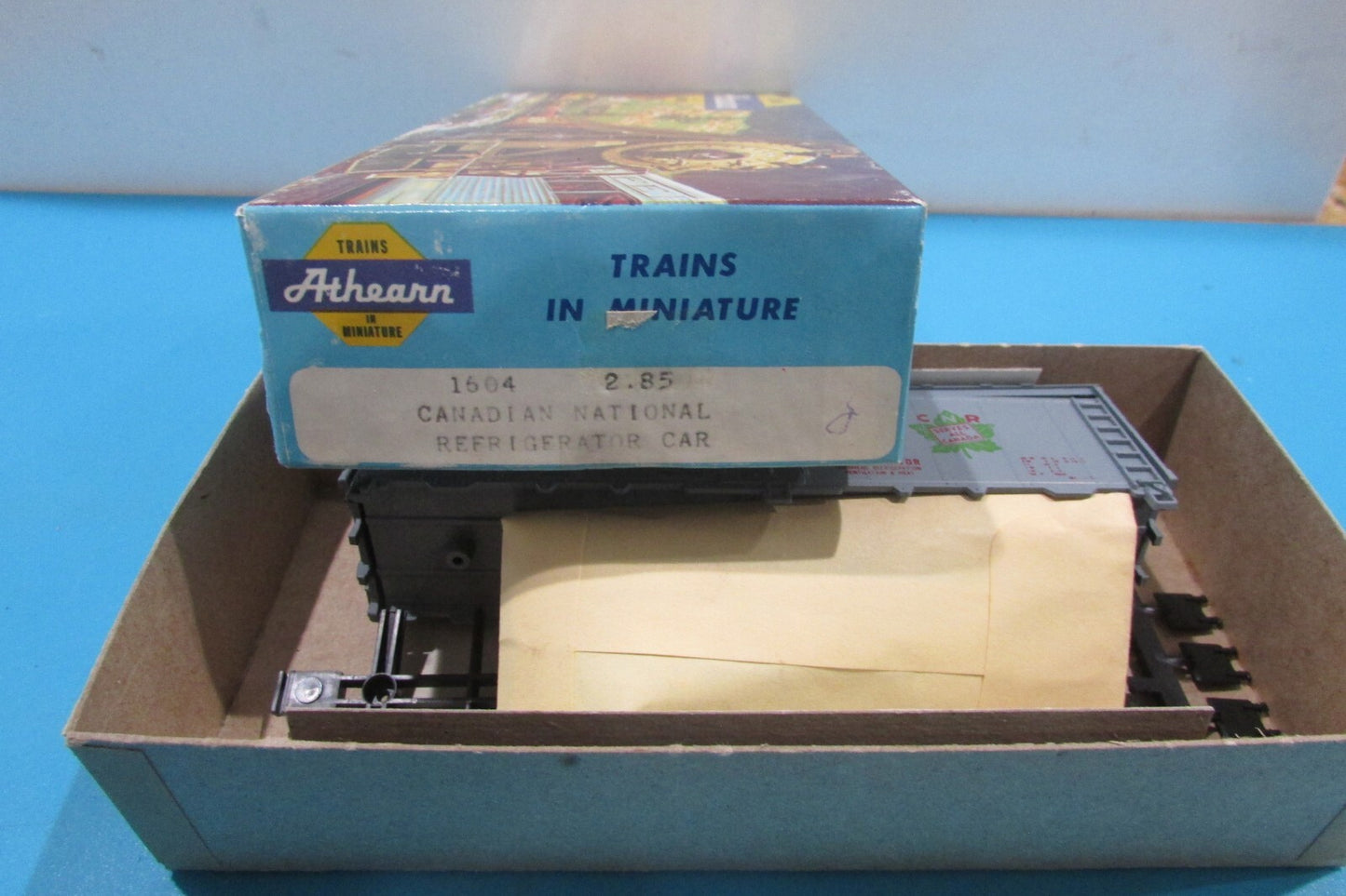 HO Scale Athearn 1604 Canadian National Refrigerator Car #207902 Kit