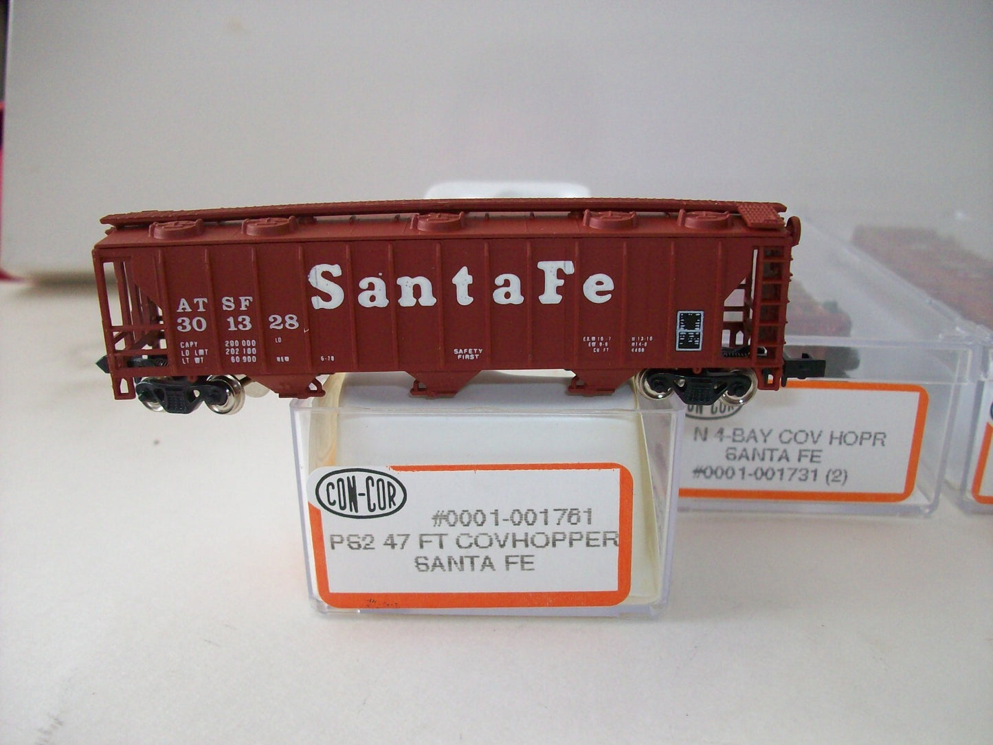 N Scale Con-Cor (3)Santa Fe Assorted Covered Hopper N01