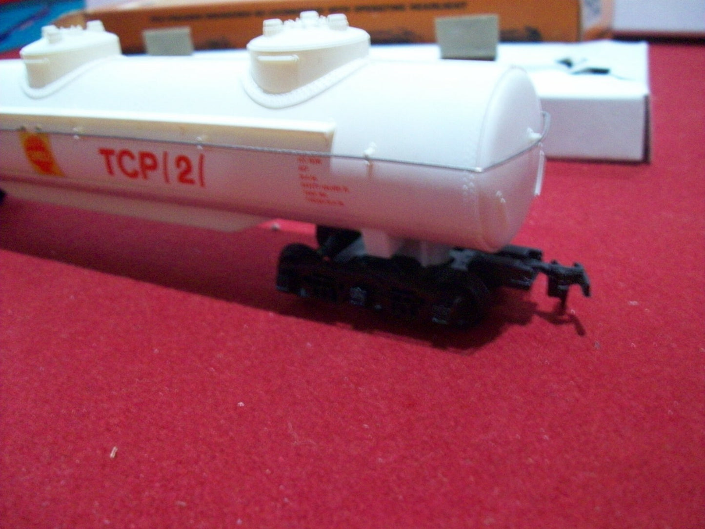 HO Scale Tyco Vintage Tank Car " Shell" TPC/2 Lot#0443