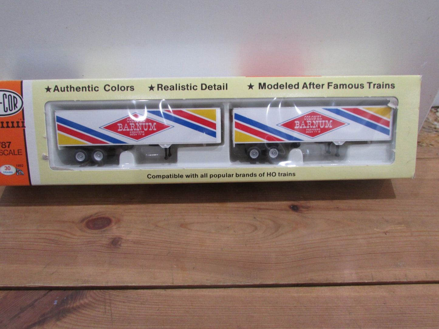 HO Scale Con-Cor 04-008146 2Pack 40ft Rivet Dry Van Trailers Lot#3497