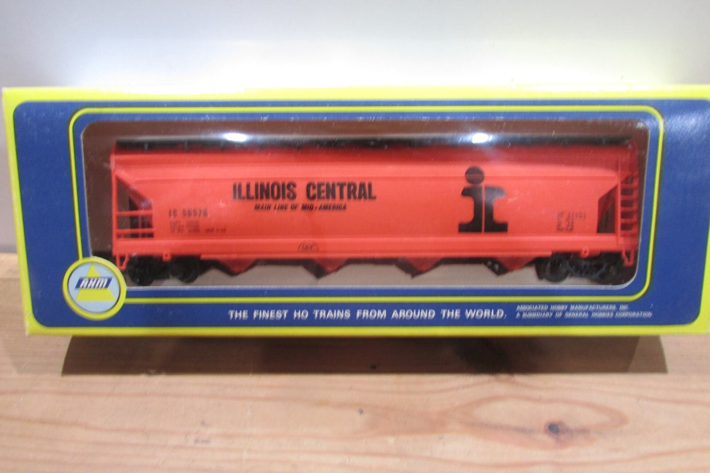 HO Scale AHM 5395-08 Center Flow Hopper Illinois Central #IC56578