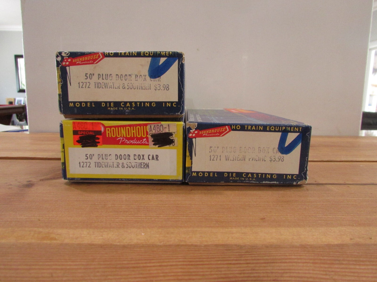 HO Scale Roundhouse (3) Assorted 50' Box Car Western Pacific Kits Lot#1655