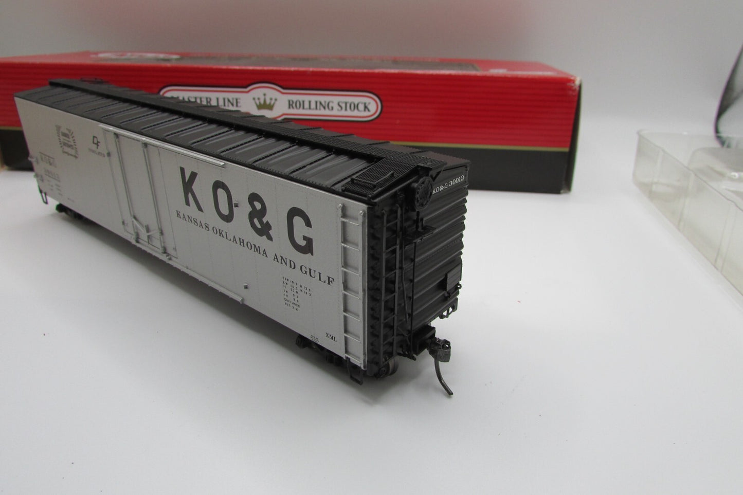 HO Scale Atlas 20-002-975 50' Plug Door Box Car A4669