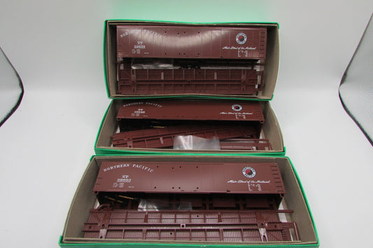 HO Scale Bowser (3)Assorted 50' DD Box Car Kits  Northern Pacific Lot#4674