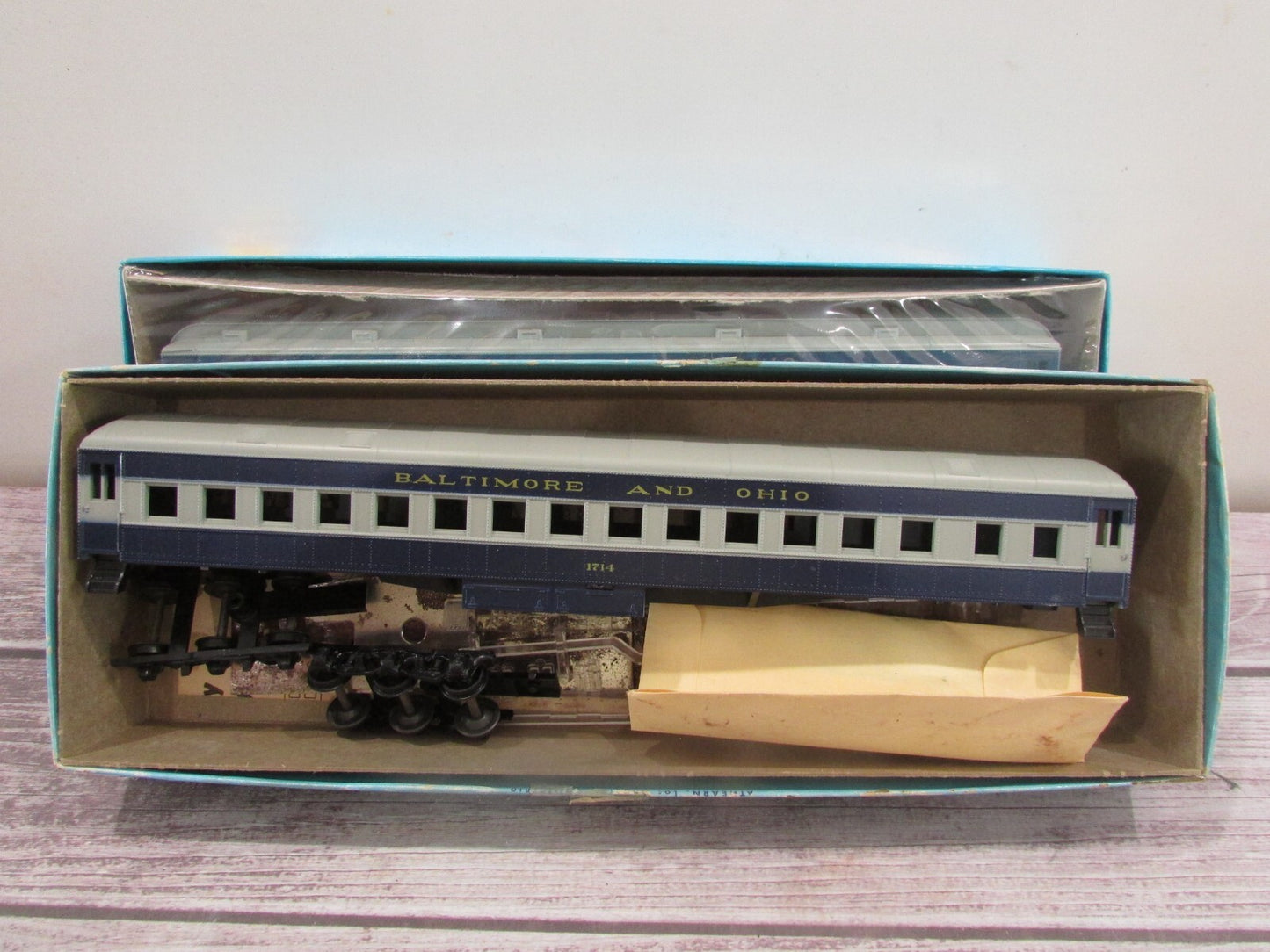HO Scale Athearn (2) Assorted Passenger Cars Kit Baltimore & Ohio Lot#3300