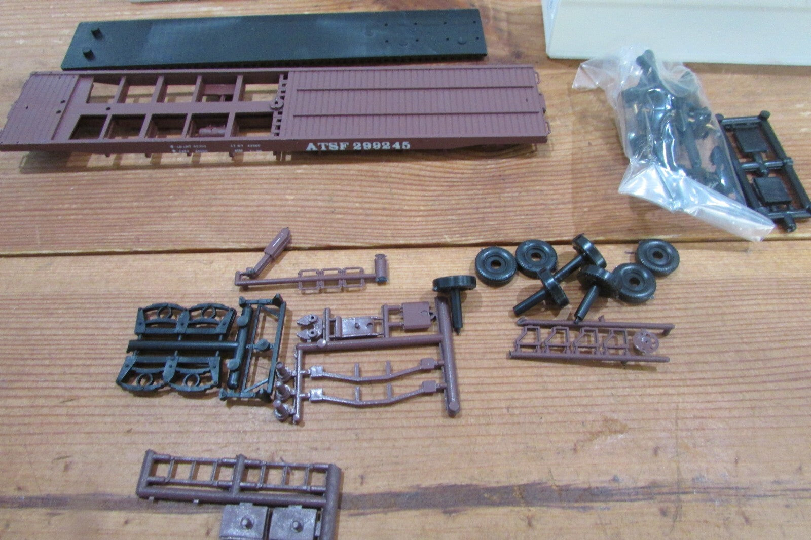 HO Scale Front Ranger Product 4133 TOFC Flat Car W/ Trailer Santa Fe Lot#3764