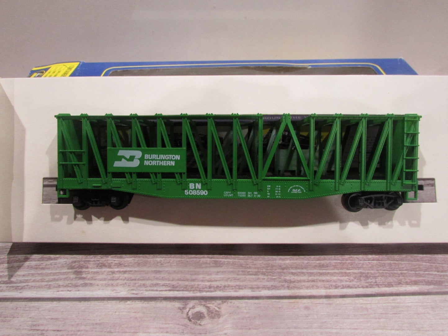 HO Scale AHM 5393B Container Carrier 5393B Burlington Northern Car# BN508590