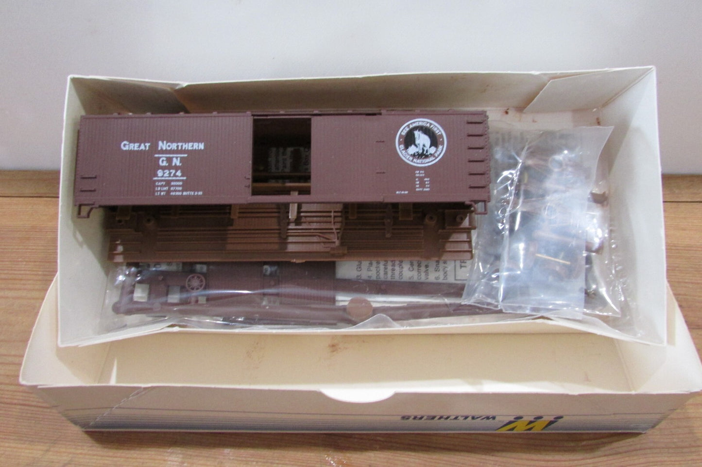 HO Scale Walthers 932-2005 40' DS Wood Box Great Northern Kit