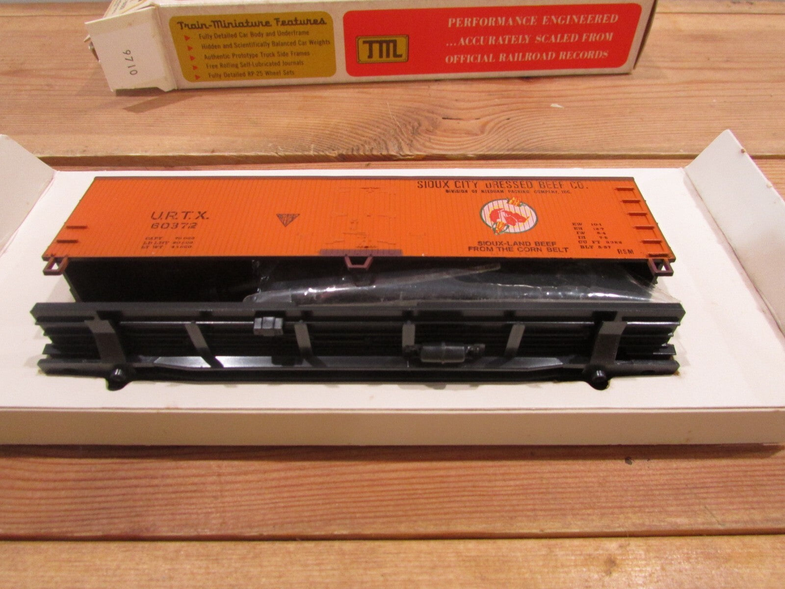 Ho Scale Train-Miniature (3) Assorted Freight Cars Lot#0752