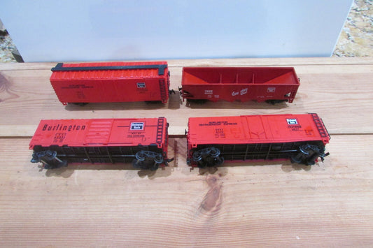 HO Scale (4) Assorted Freight Car Burlington (CB&Q) LOT#0123