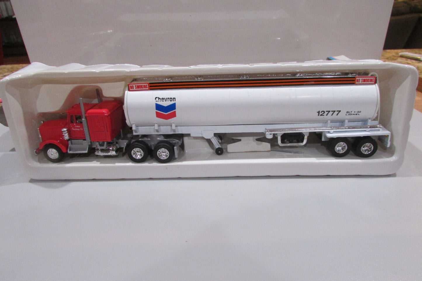 O Scale Lionel 6-12777 Chevron Tractor & Tanker Lot#0532