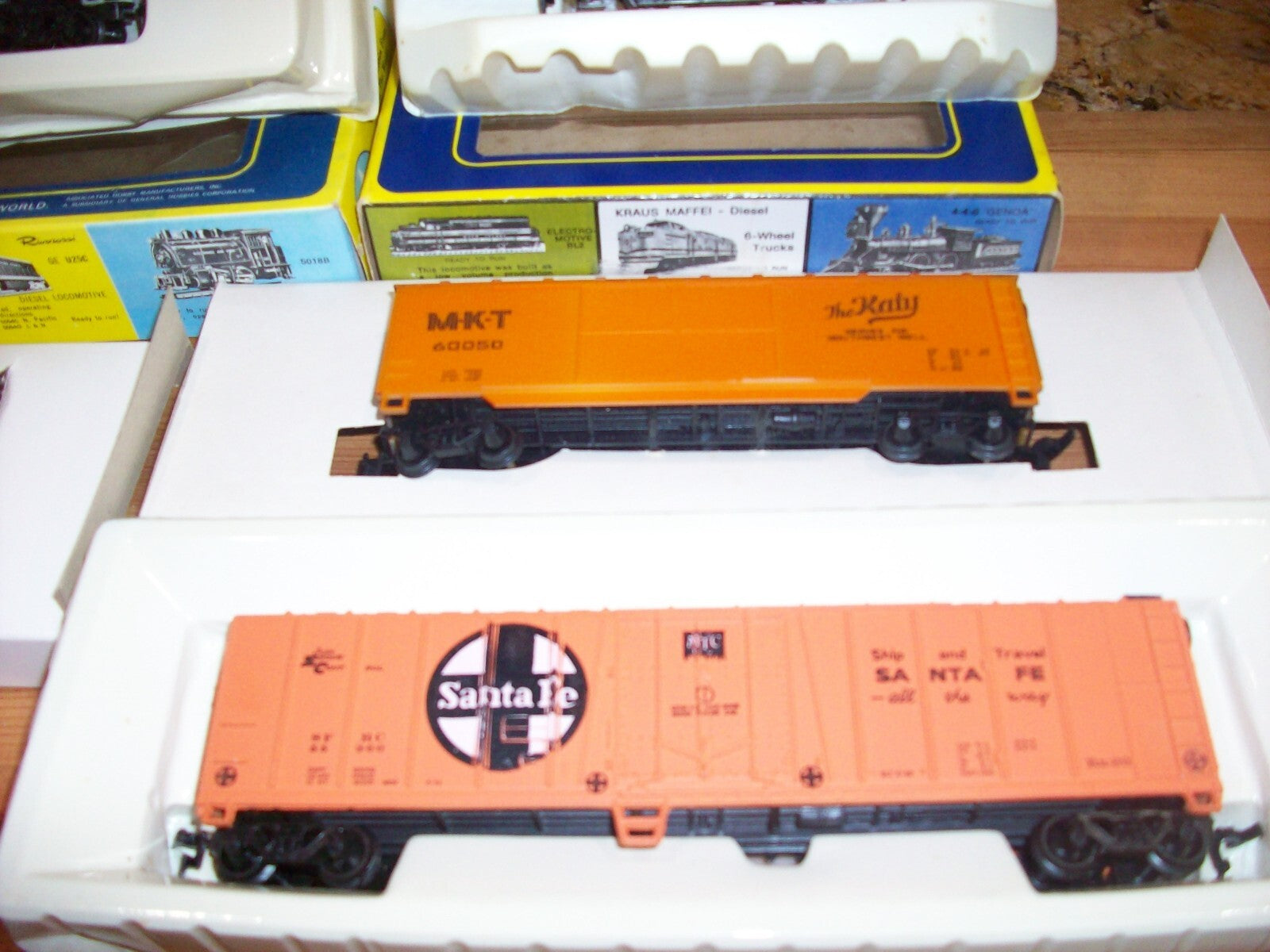 HO Scale AHM/Rivarossi Assorted (6) Freight Cars Lot#0412