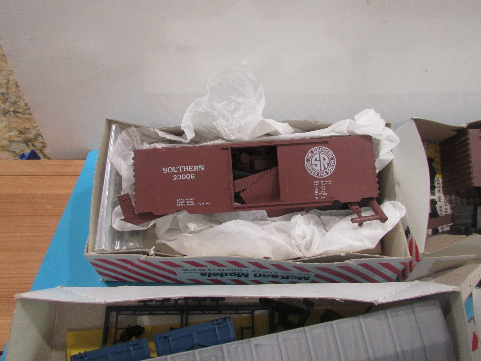 HO Scale McKean Models (4) Assorted Freight Cars Kits Lot#1972