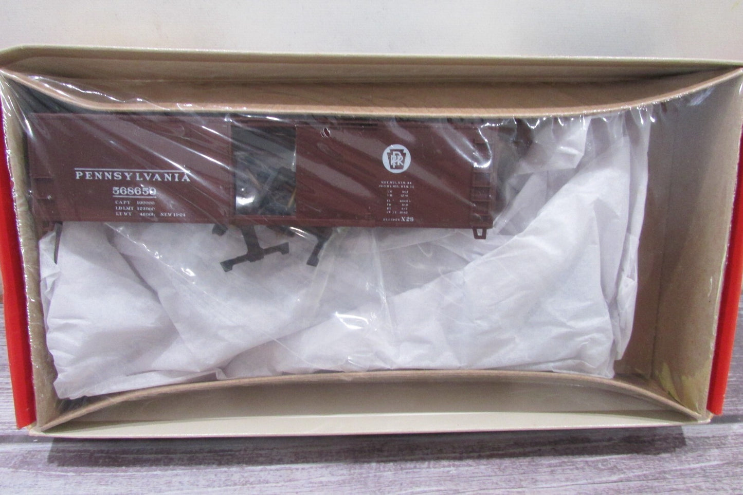 HO Scale Walthers 932-2051 40ft X-29 Steel Box Car Pennsylvania R.R Kit