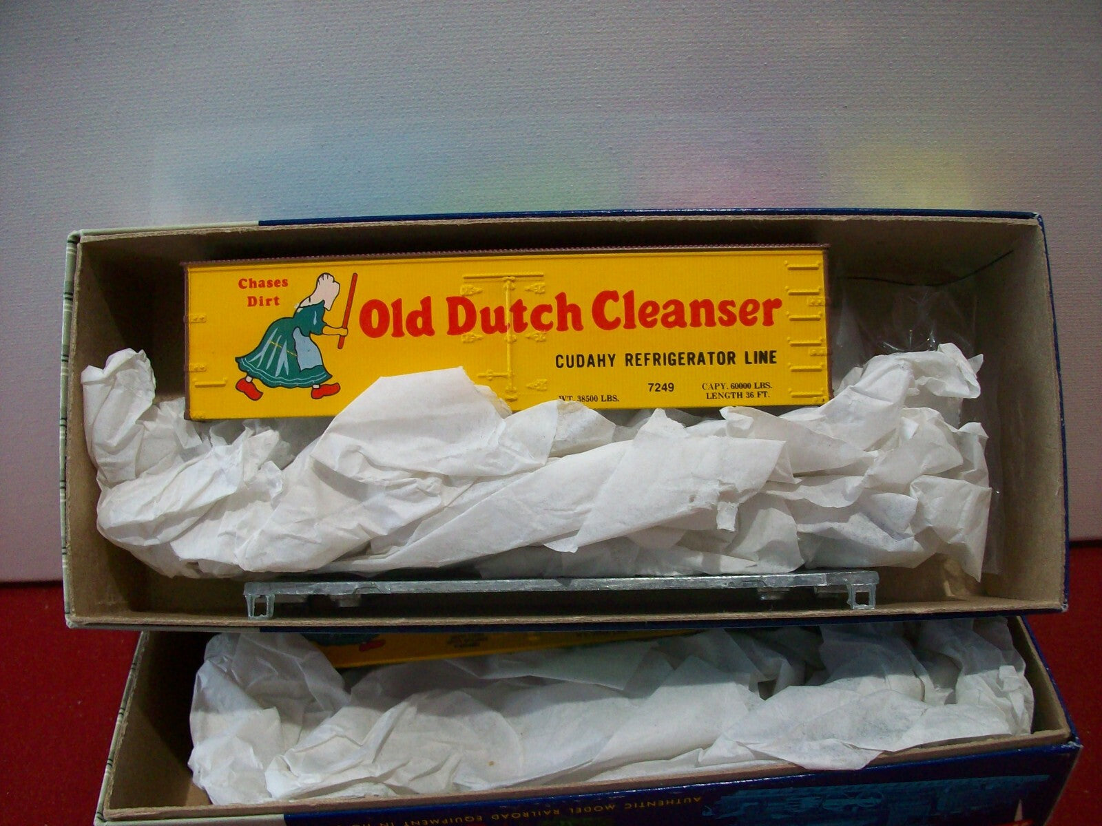 HO Scale (3)RoundHouse 36' Billboard Refrigator Car"Old Dutch Cleanser" Lot#0553