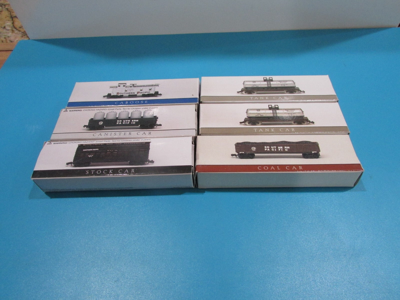 N Scale (6) Assorted Feright Cars Southern Pacific  Lot#1212