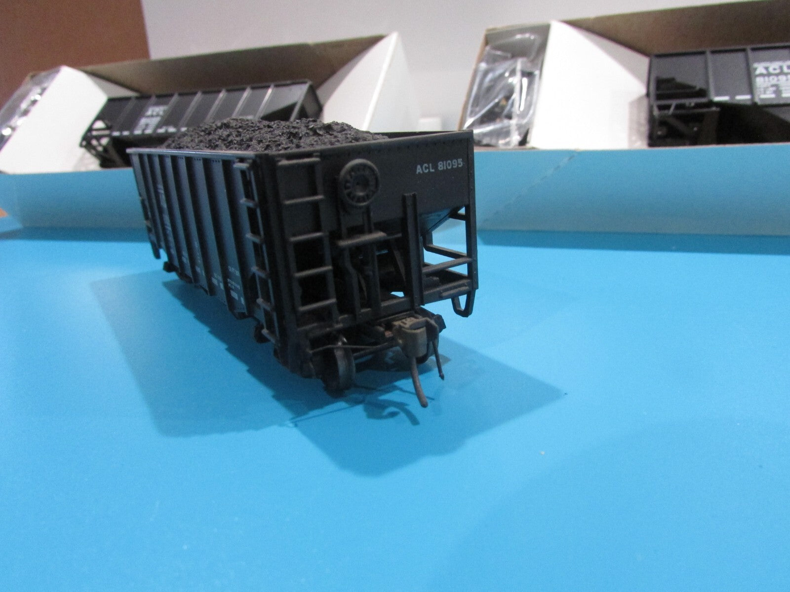 HO Scale Stewart Hobbies (3) Fishbelly 55Ton,6Panel 2Bay Hooper ACL Lot#0827
