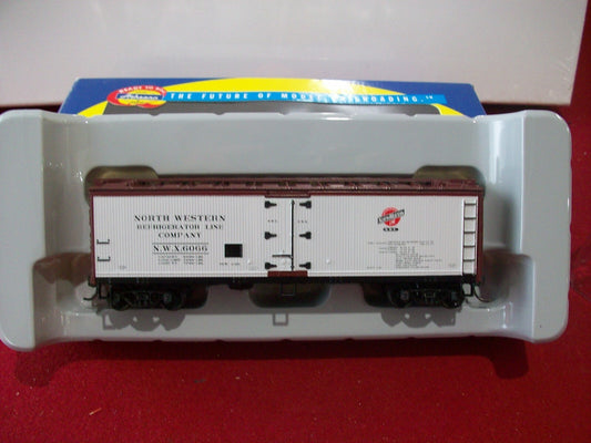 HO Scale Athearn93112 North Western Refrigerator Car