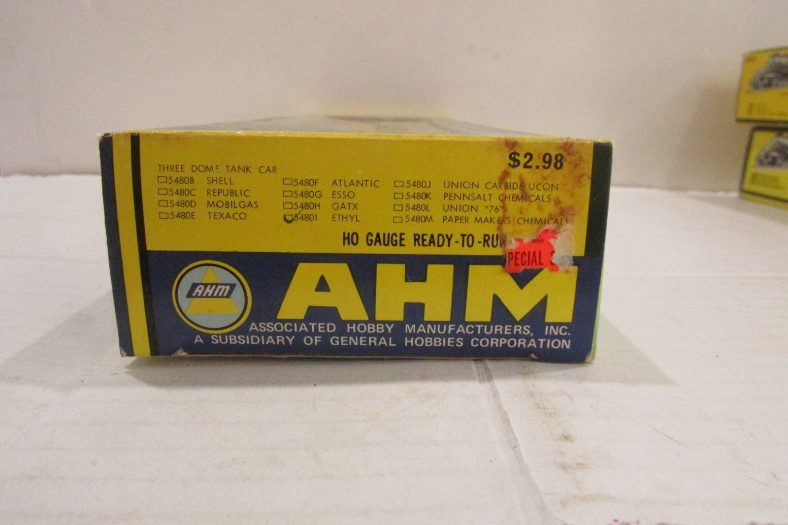 HO Scale AHM 480I Ethyl Corp. 3 Dome Tank Car EBAX 3084