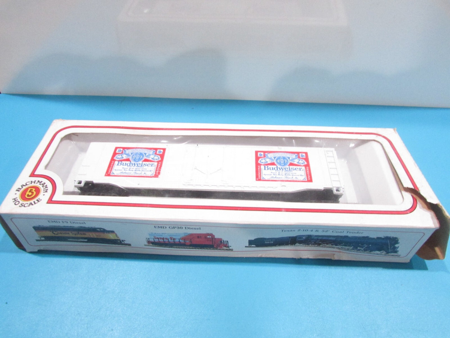 HO Scale 43-1008-J8 Bachmann 51' Custom Car Budwaiser Lot#1423