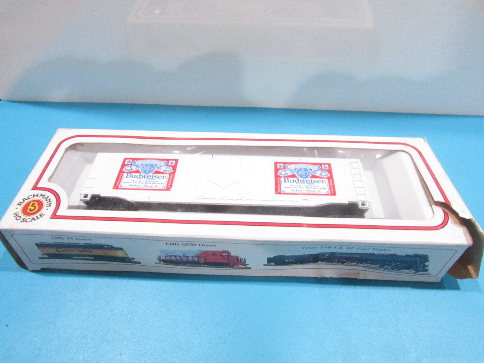 HO Scale 43-1008-J8 Bachmann 51' Custom Car Budwaiser Lot#1423