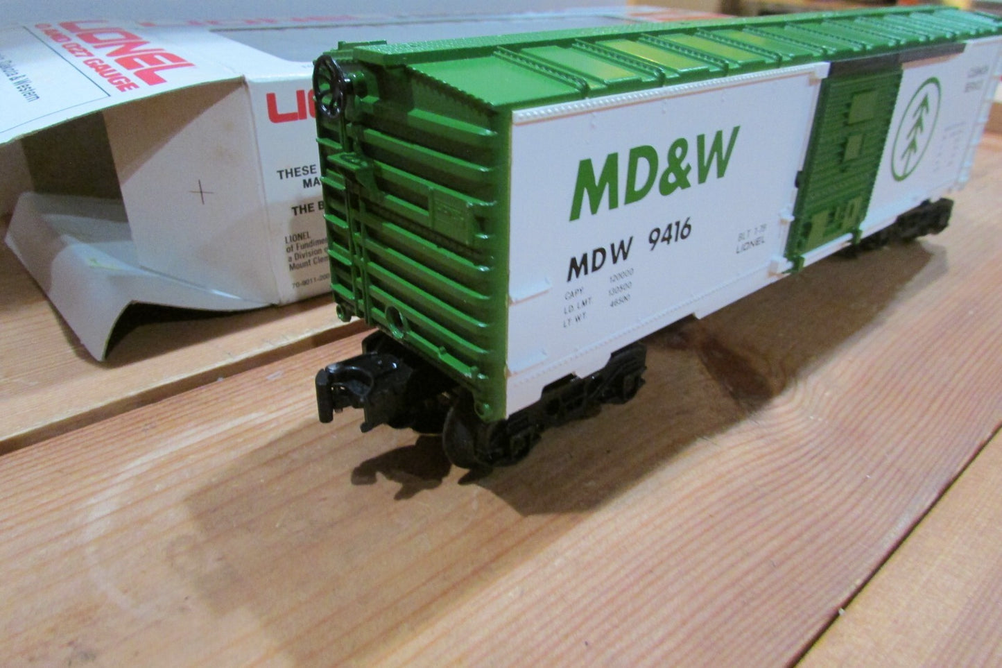 O Scale  Lionel 6-9416 Minnesota,Dakota & Western Box Car