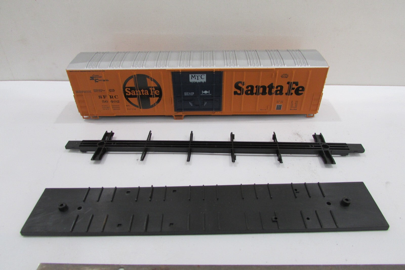 HO Scale Athearn 5462 ATSF 57' Mechanical Reefer Kit Santa Fe