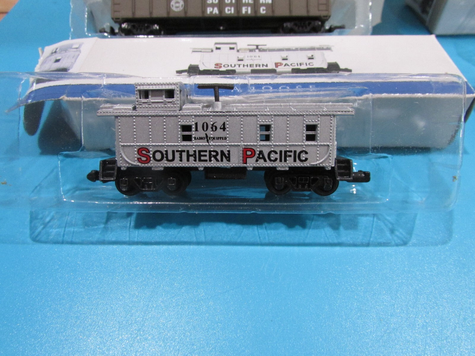 N Scale (6) Assorted Feright Cars Southern Pacific  Lot#1212