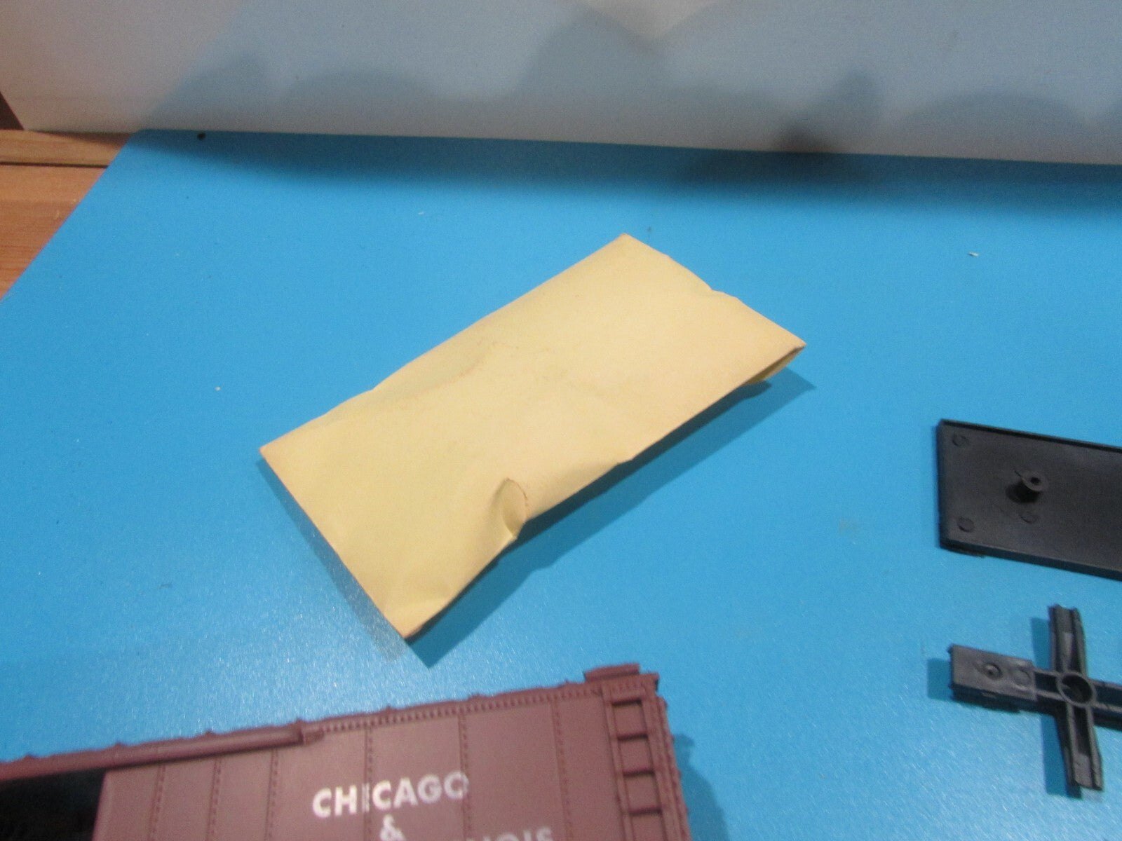 HO Scale Athearn 1306 50' DBL Door Box Car Kit  Chicago & Eastern-Illinois