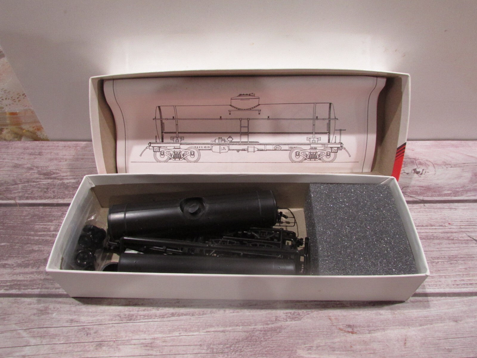 Ho Scale InterMountain 41299 ACF Type 27 Riveted 10,000 Gallon Tank Car Lot#3937