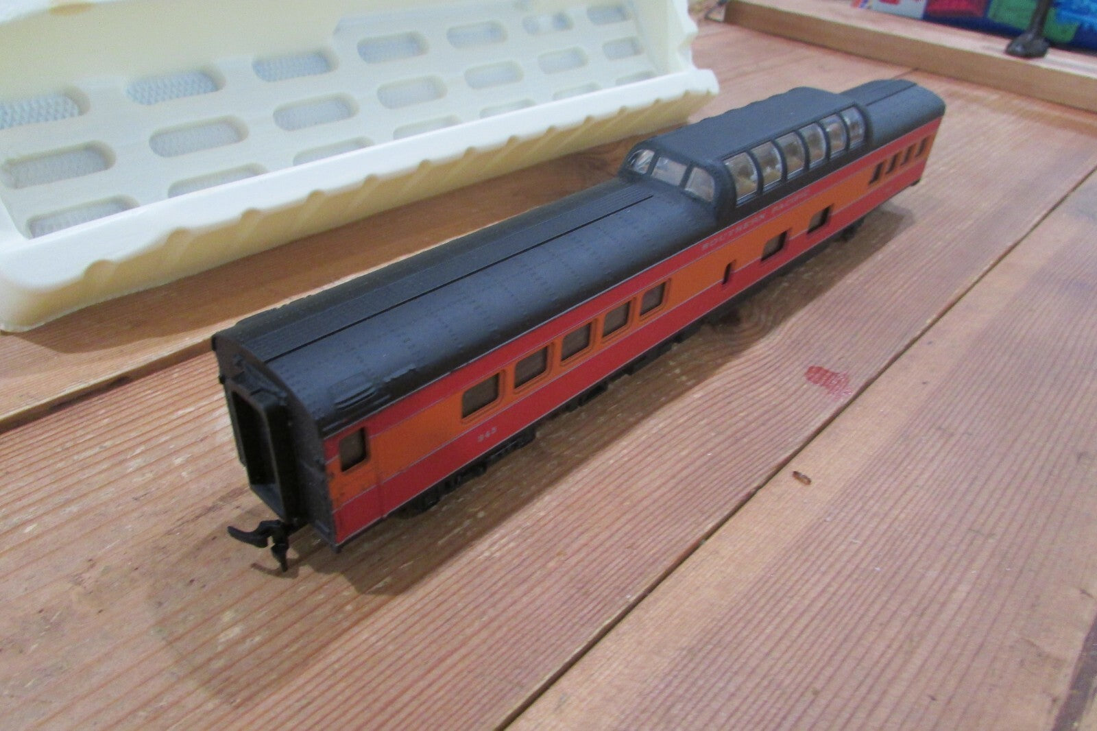 HO Scale AHM 49663 Southern Pacific 85ft Vista Dome Coach #345 Lot#4852