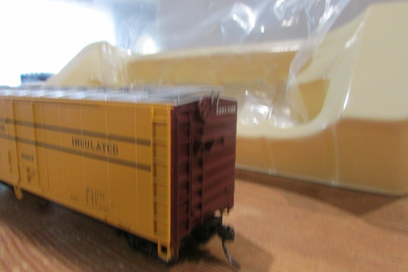 HO Scale Atlas TrainmaI 20-001-621 40' Plug Door Box Car   A4911
