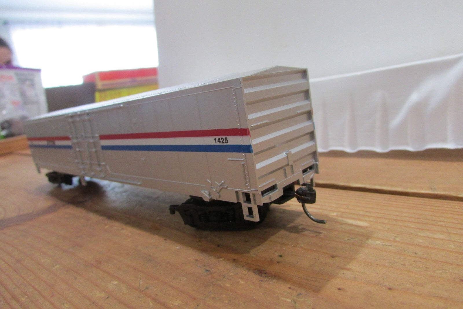 HO Scale Con-Cor 60ft Mail Handling Car Amtrak #1425 RTR Lot#3984