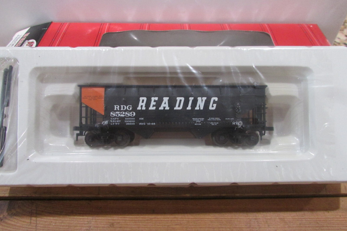 HO Scale Atlas 1870-1 2Bay Offset Side Hopper  A4915