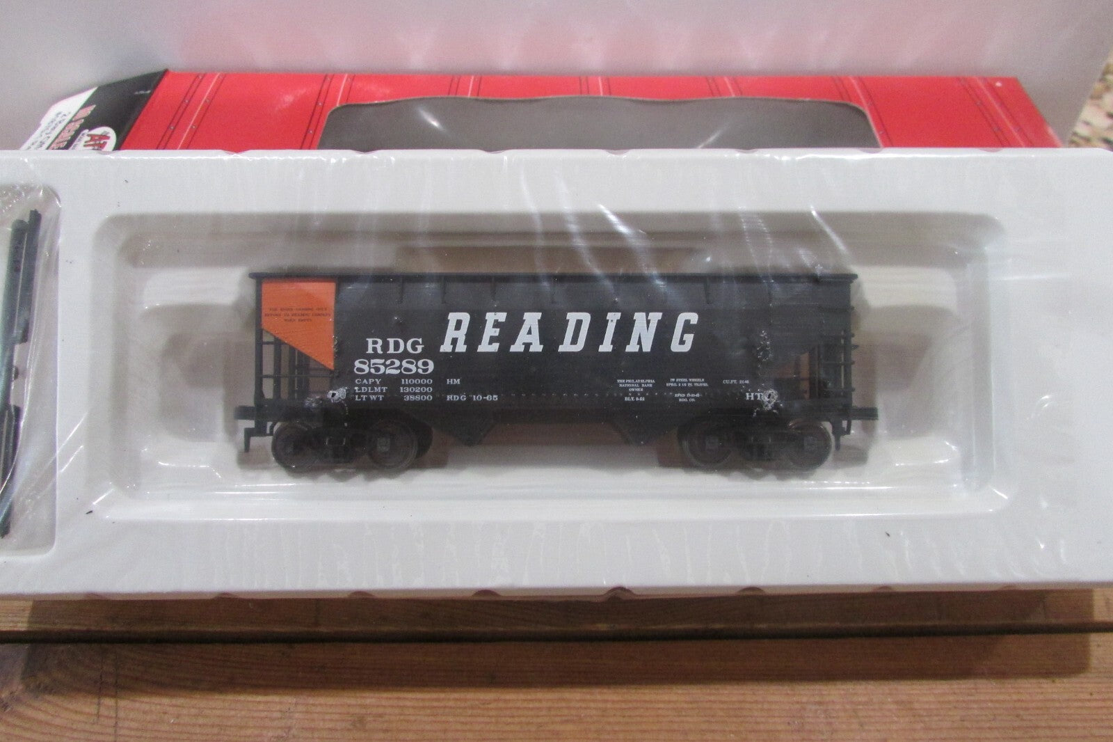HO Scale Atlas 1870-1 2Bay Offset Side Hopper  A4915