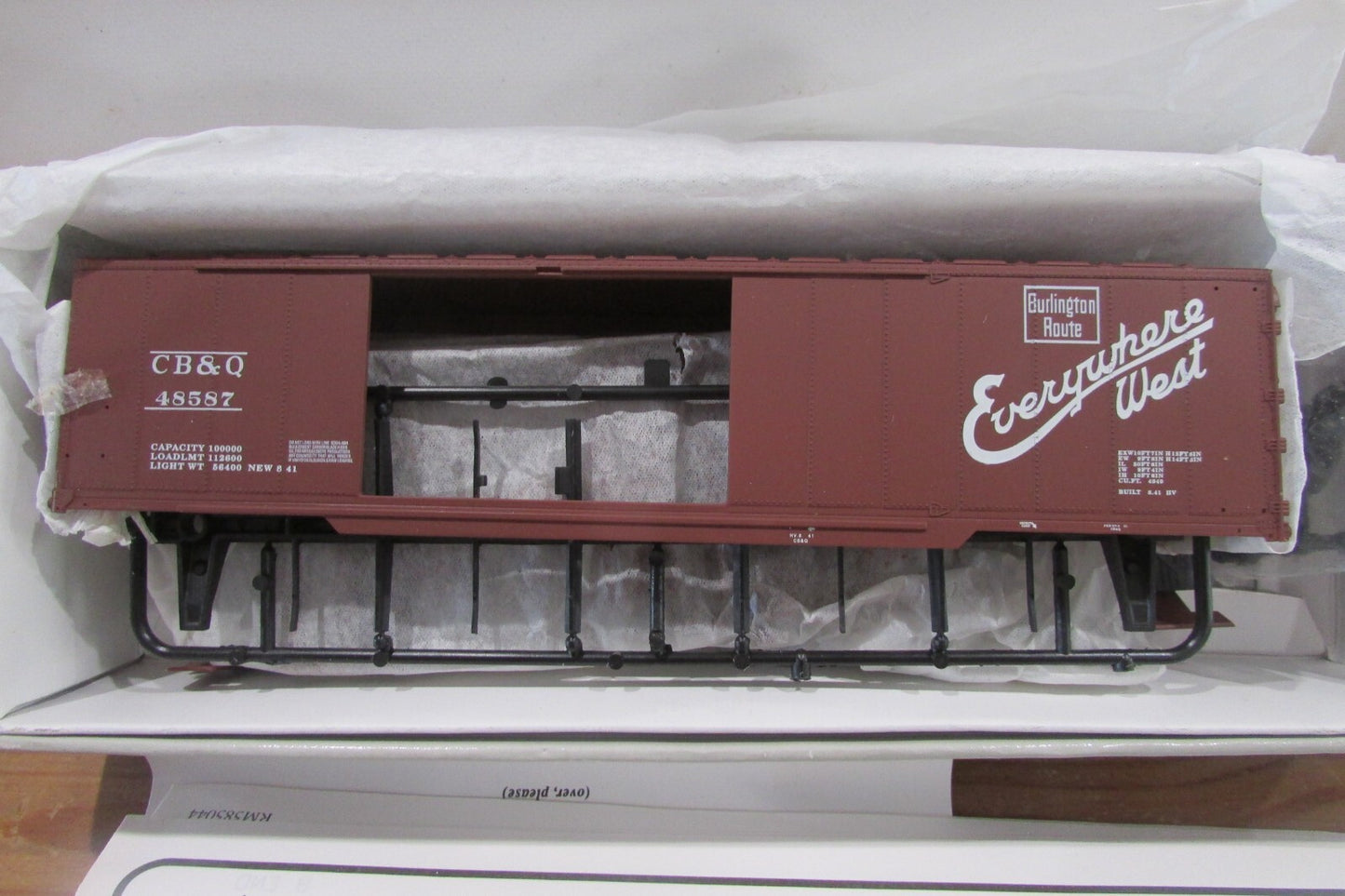 HO Scale Proto 2000 50' Automobile Box Car CB&Q w/Ends Doors Lot#3785