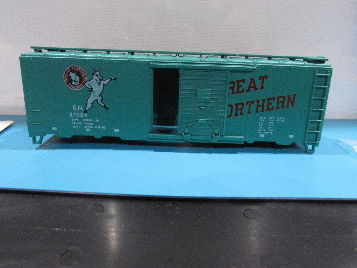 HO Scale Athearn (2) Freight Cars Kits  Great Northern Lot#1002