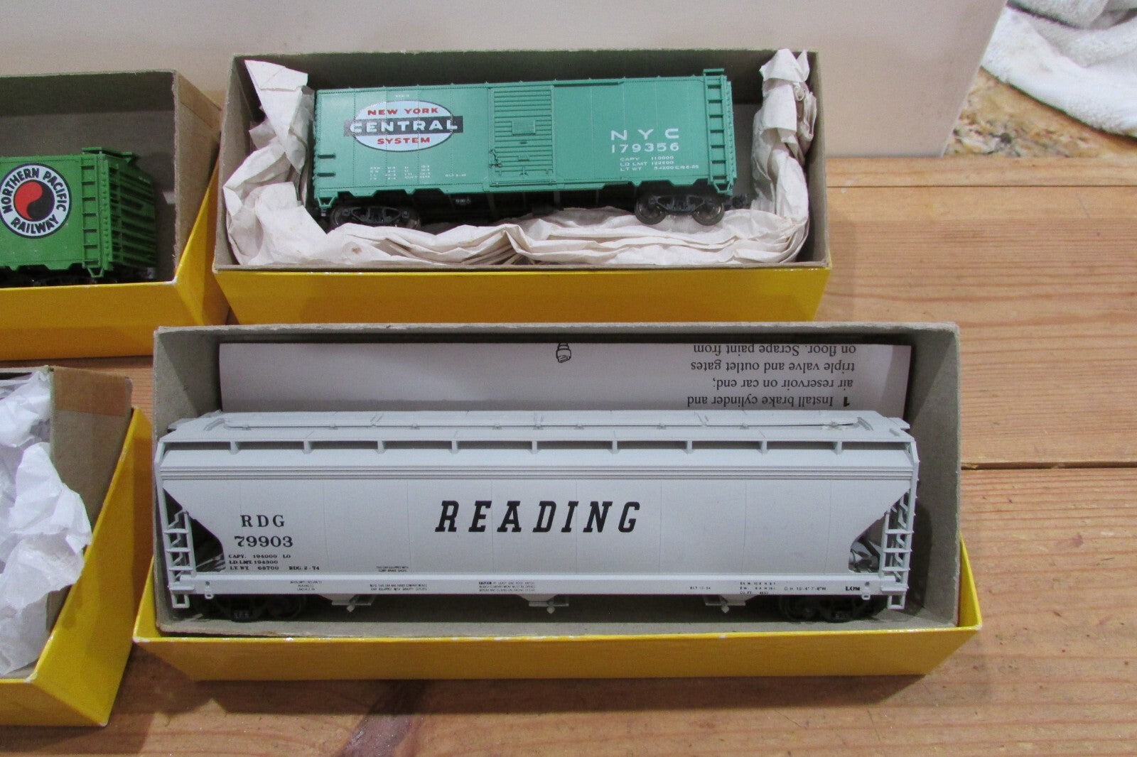 HO Scale Accurail (4) Assorted Freight Cars Kit/RTR Lot#3996