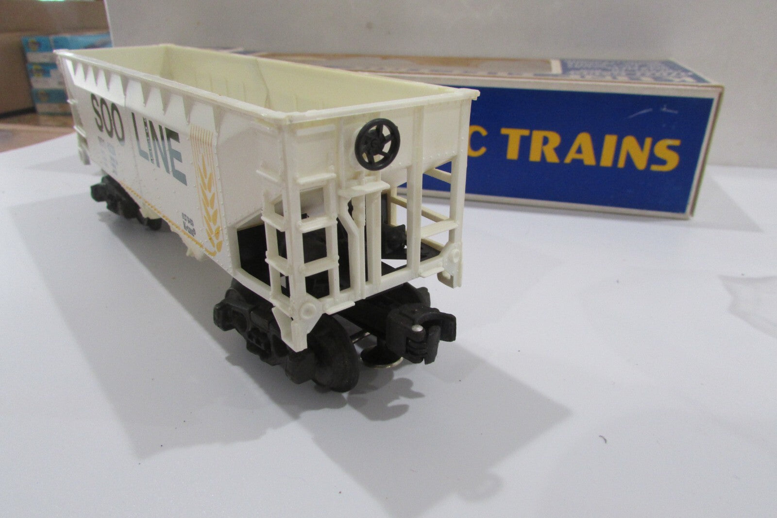O Gauge K-Line K-6228 SOO Classic Covered Hopper
