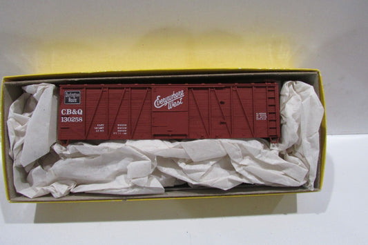 HO Scale Accurail 4002 40' O.B Box Wood Ends C.B & Q.