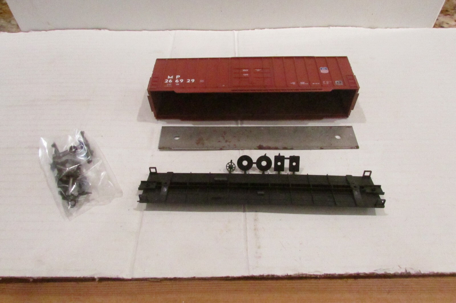HO Scale RoundHouse 6929 50' Boxcar Kit MP #266929 RH4338