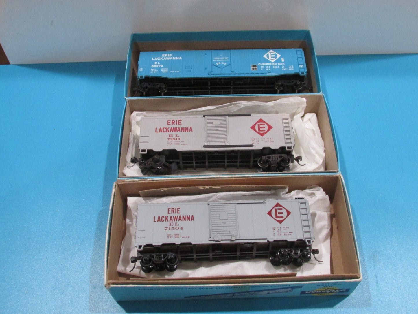 HO Scale (3)Athearn Assorted Freight Cars Erie Lackawanna Lot#0991