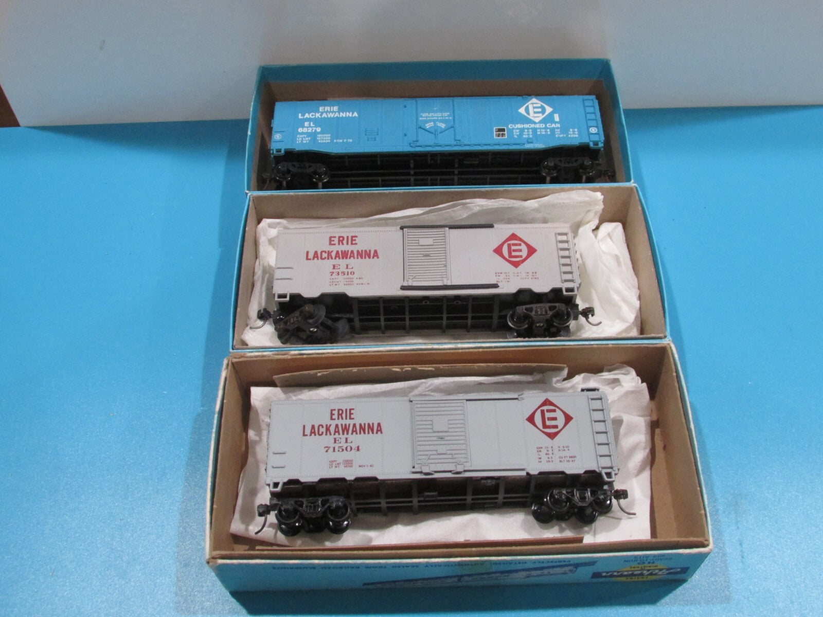 HO Scale (3)Athearn Assorted Freight Cars Erie Lackawanna Lot#0991