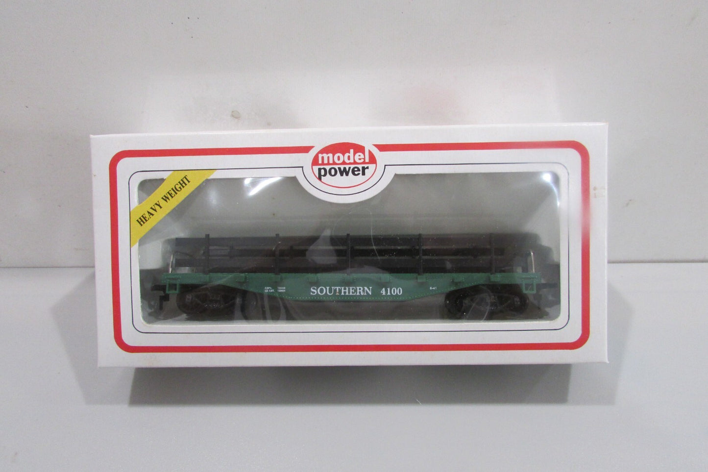 HO Scale Model Power 8233 Southern 40' Flat w/ Guard Rails Car