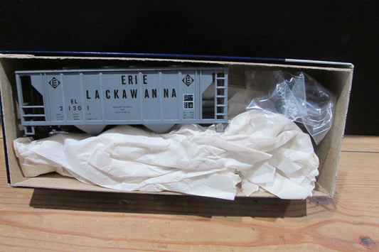 HO Scale Roundhouse 1448 2Bay Covered Hopper Erie Lackawanna RH4860