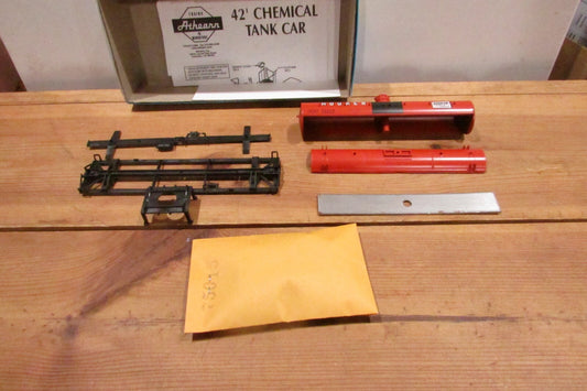 HO Scale Athearn 1557 Chemical Tank Car Kit Hooker #56658