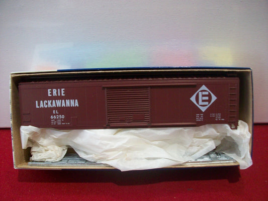 HO Scale RoundHouse 1223 50' BoxCar Kit Erie Lackawanna Lot#0512